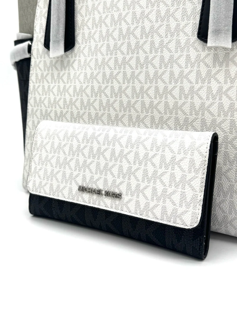 Michael Kors Voyager Large Color - Block Logo Tote Bag w Matching Trifold Wallet